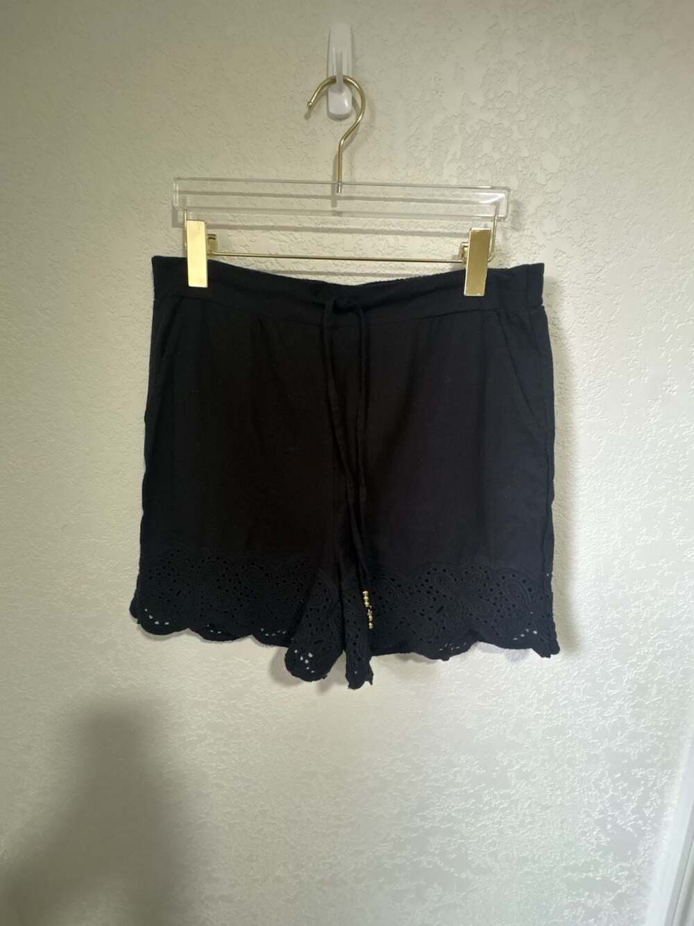 Ellen Tracy Shorts Size M Black Eyelet Trim Drawstring Linen Blend